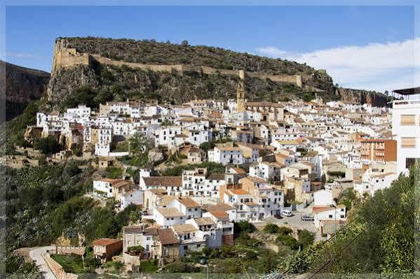 Hostal El Pozo Чулилья Экстерьер фото